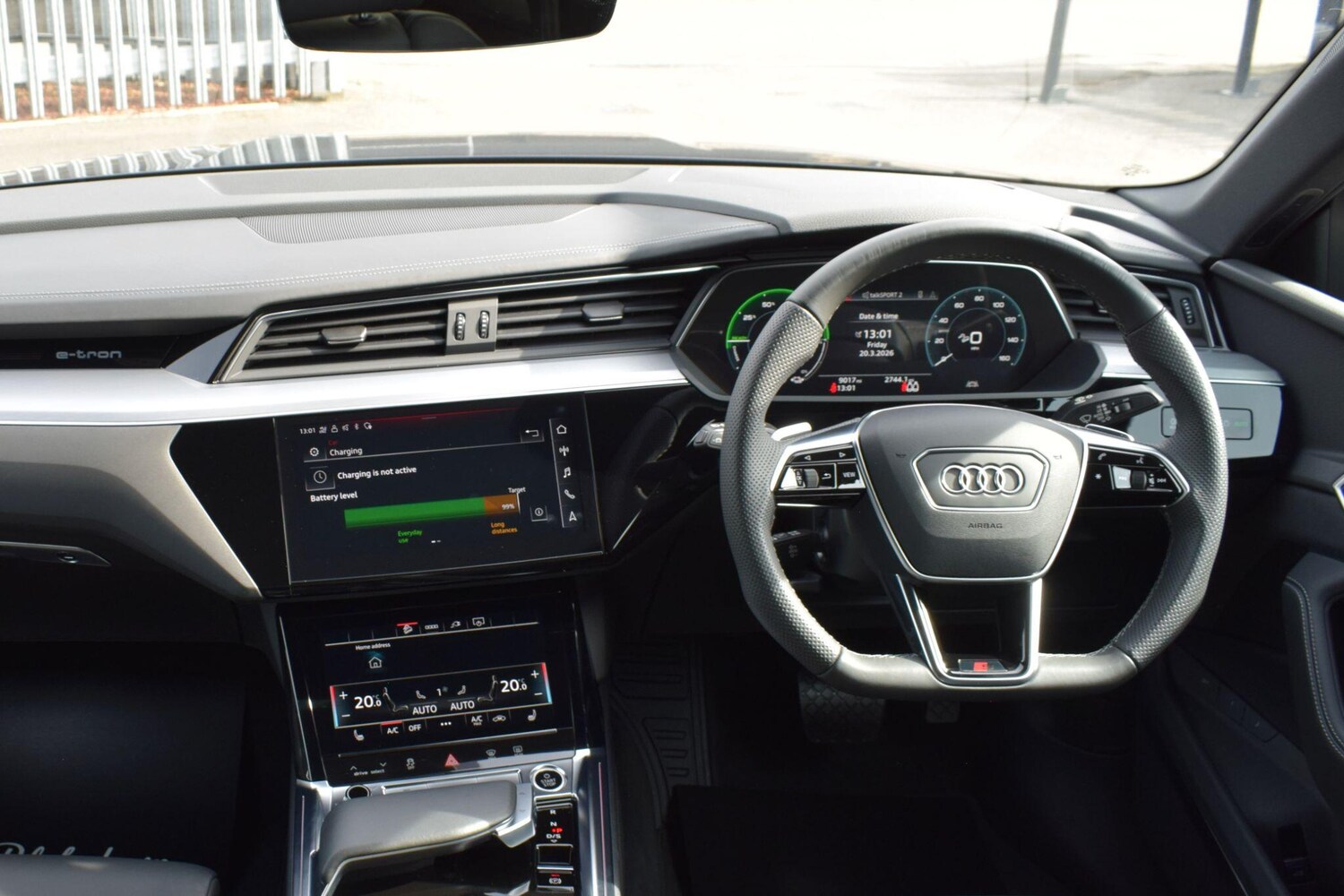 Used Audi e-tron 2023 for sale - 77978125: Photo 9