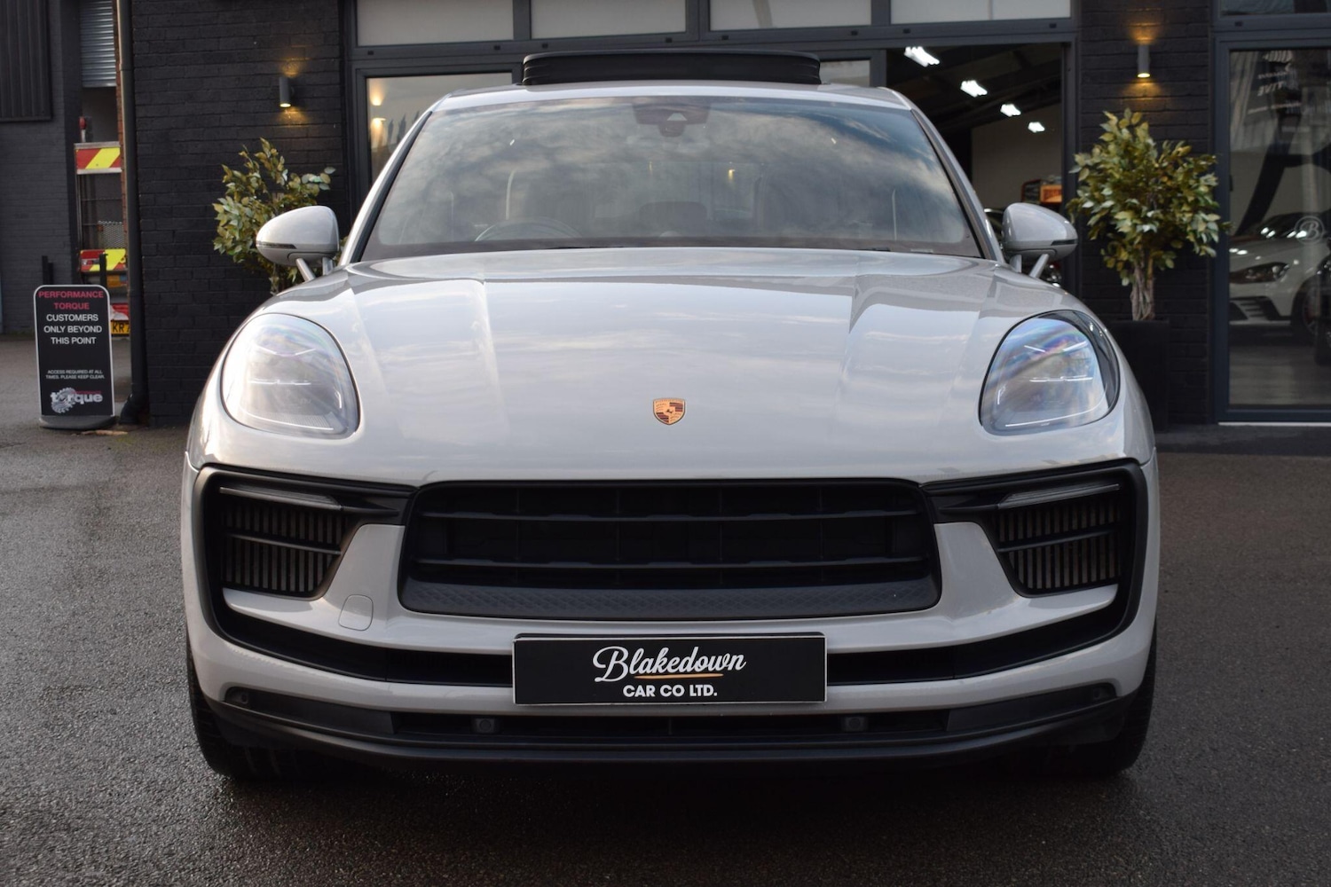 Used Porsche Macan 2022 for sale - 77633286: Photo 2