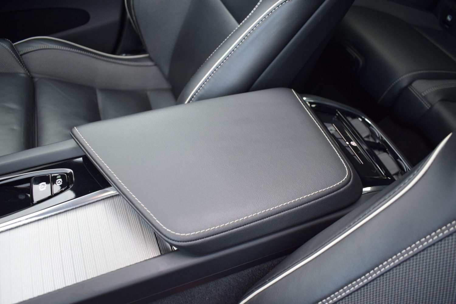 Used Volvo XC60 for sale - 77279777: Photo 24