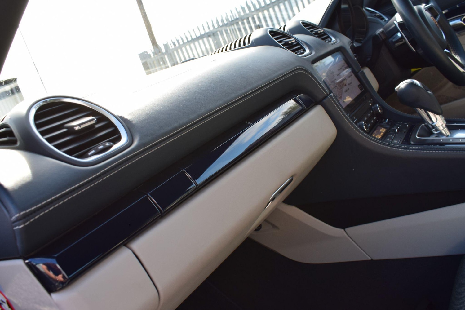 Used Porsche Cayman 2018 for sale - 76714219: Photo 17