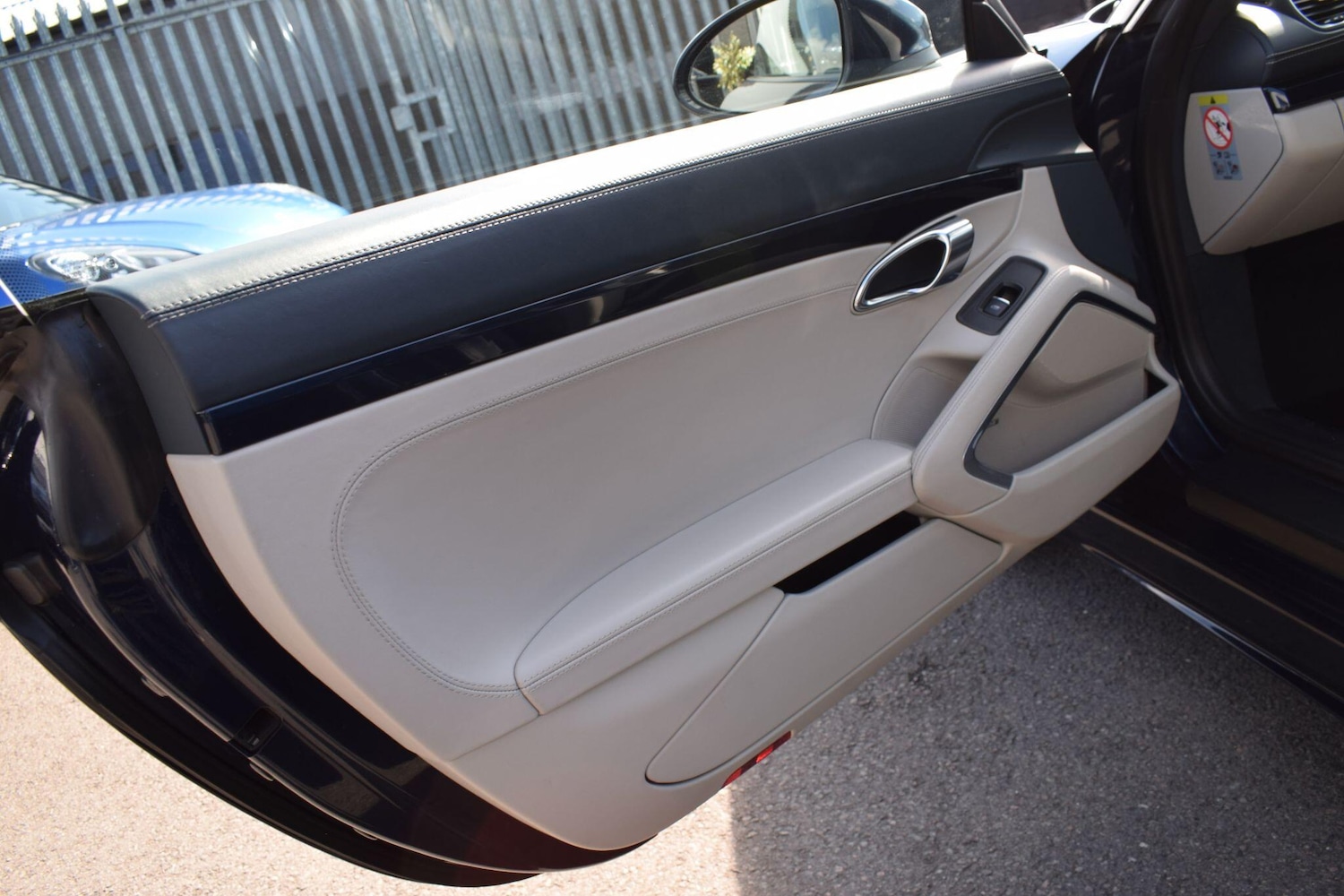 Used Porsche Cayman 2018 for sale - 76714219: Photo 19