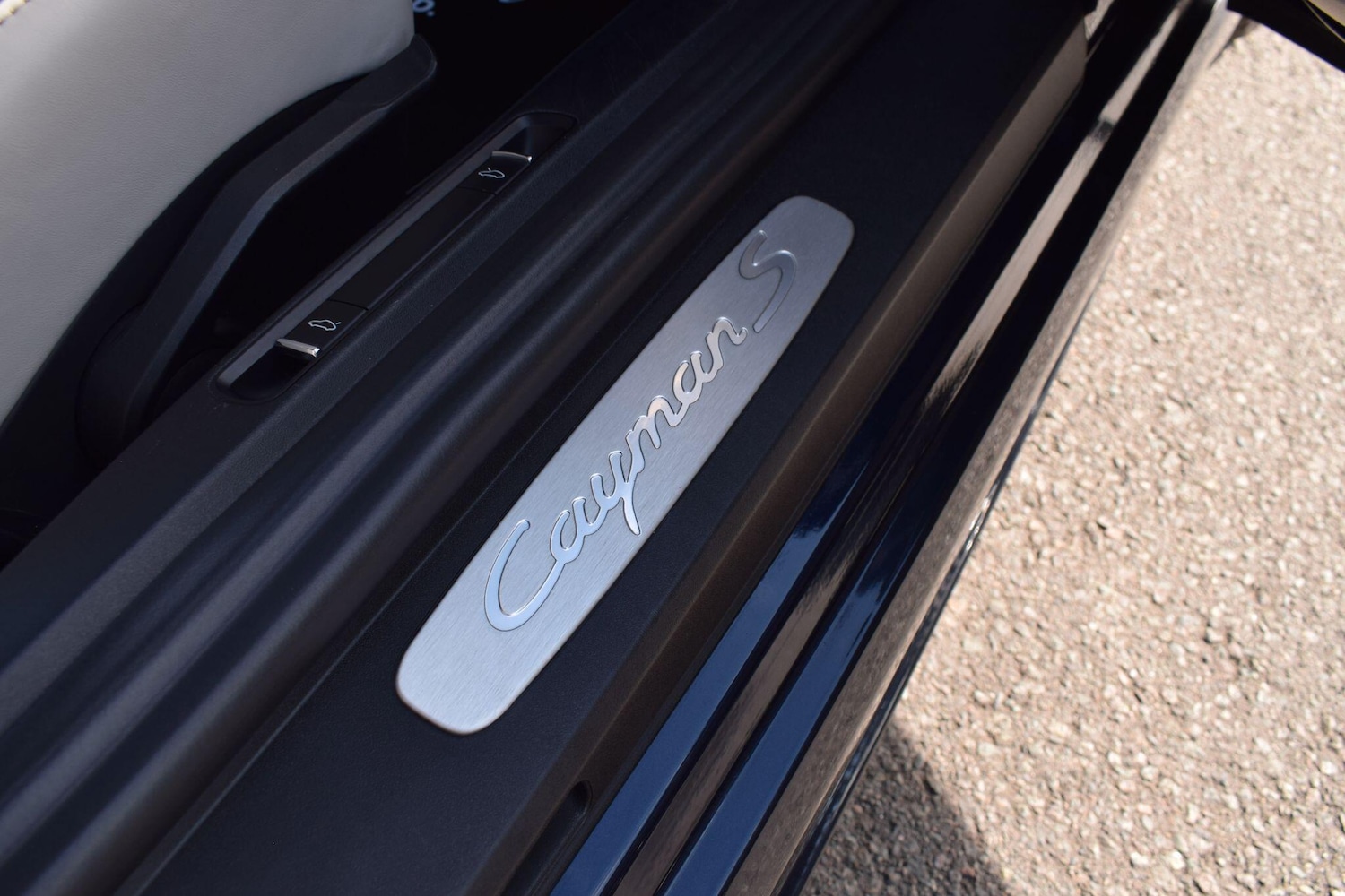 Used Porsche Cayman 2018 for sale - 76714219: Photo 33