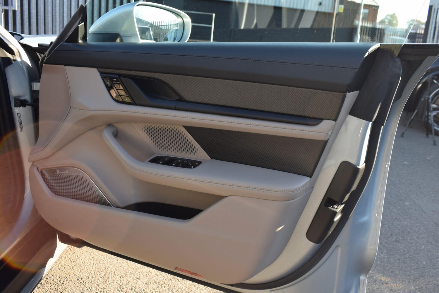 Used Porsche Taycan 2020 for sale - 76997184: Photo 30