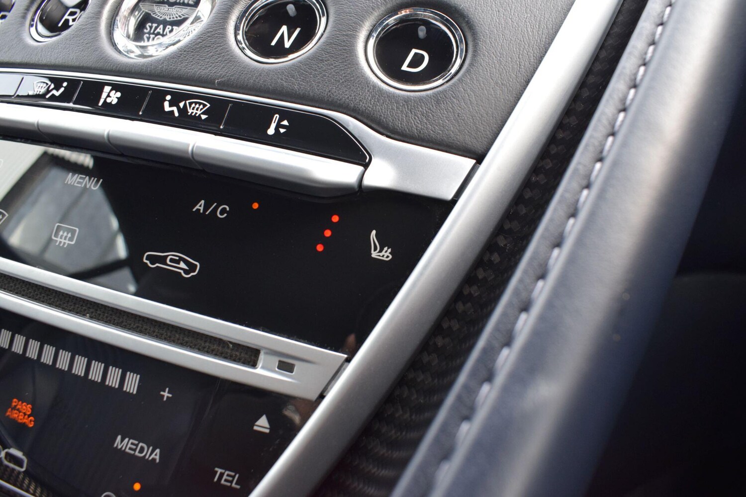 Used Aston Martin DB11 2018 for sale - 78204448: Photo 15