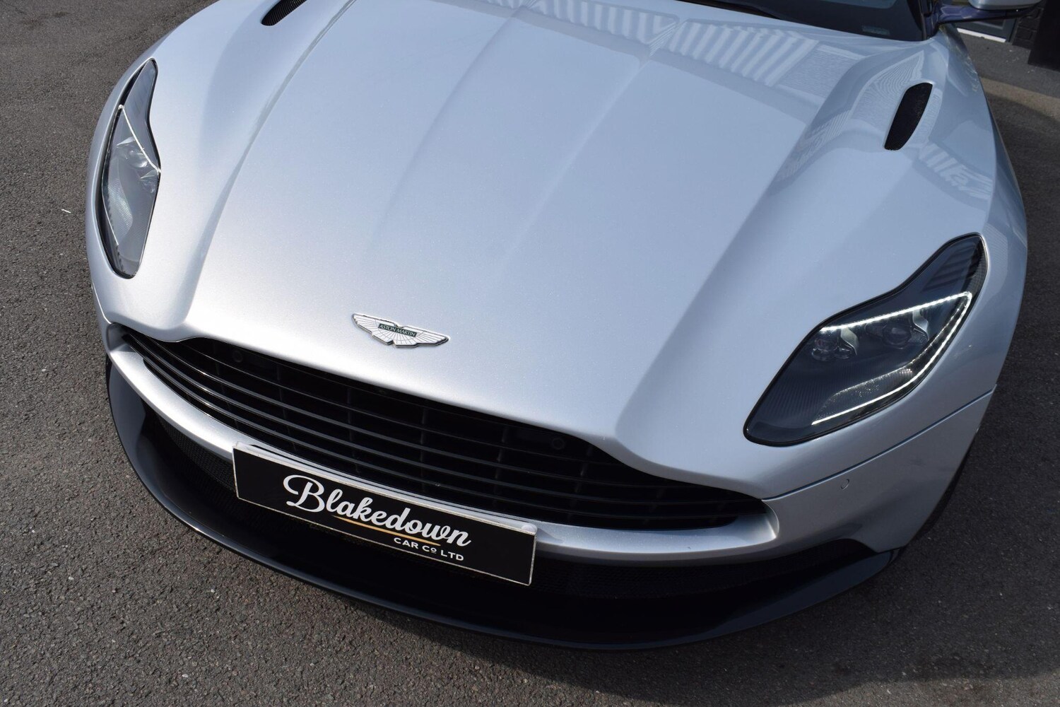 Used Aston Martin DB11 2018 for sale - 78204448: Photo 33