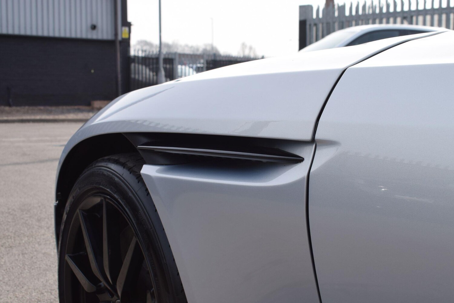 Used Aston Martin DB11 2018 for sale - 78204448: Photo 46