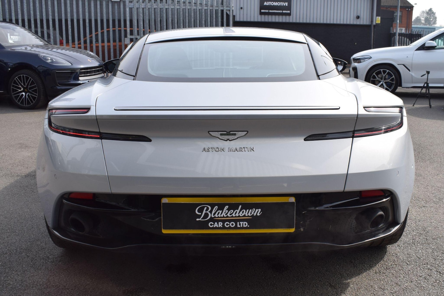 Used Aston Martin DB11 2018 for sale - 78204448: Photo 6