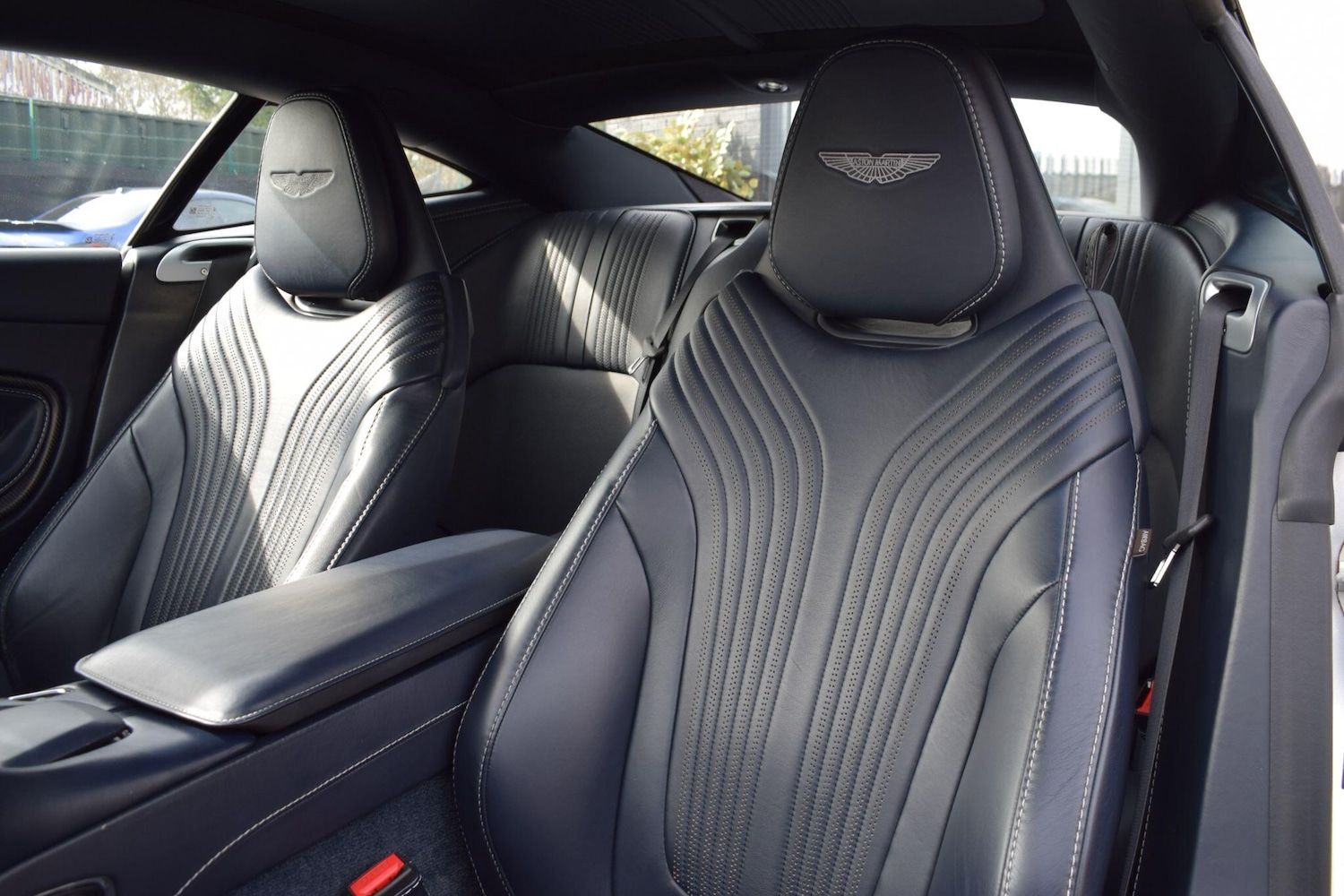 Used Aston Martin DB11 2018 for sale - 78204448: Photo 9