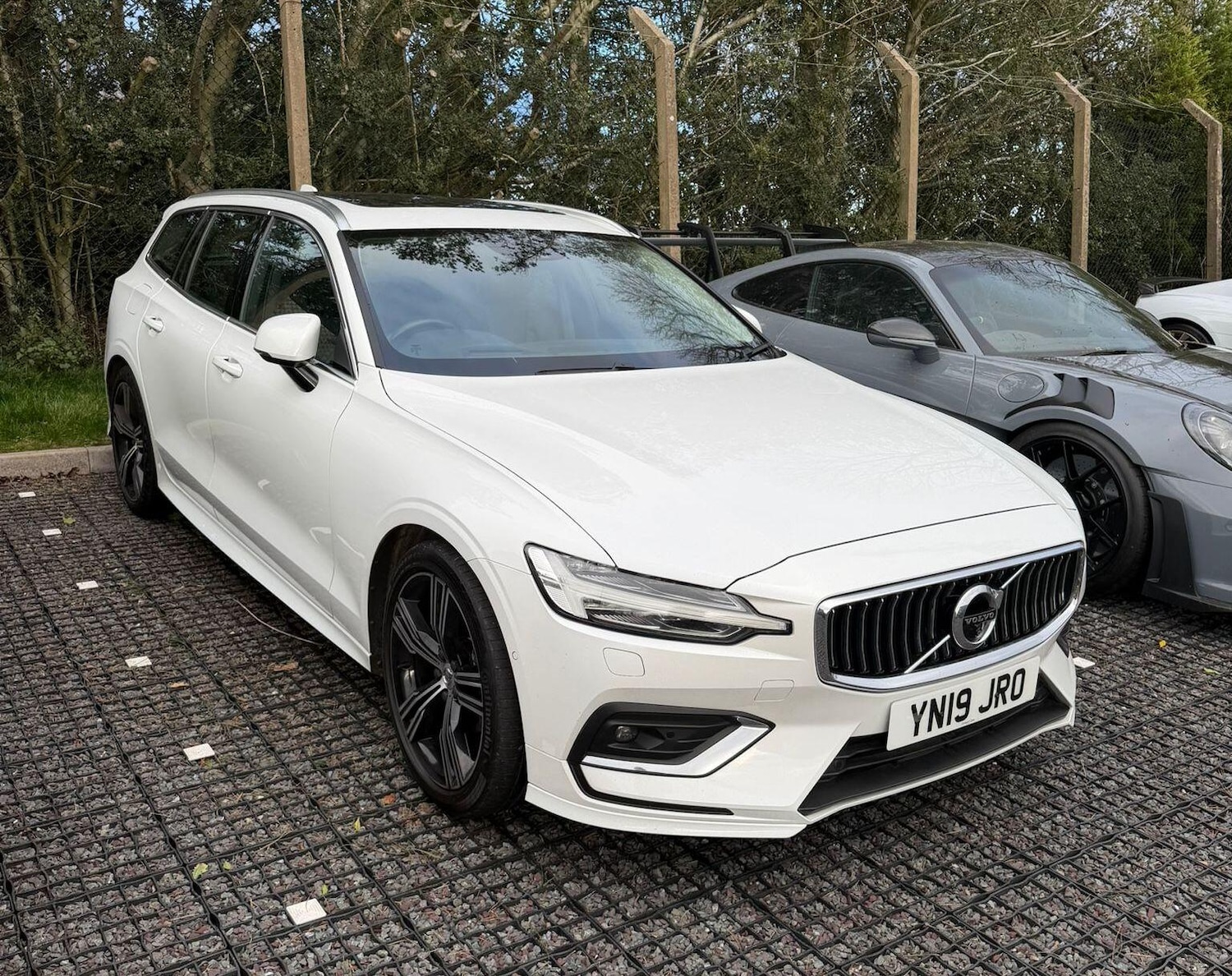 Used Volvo V60 2019 for sale - 76667303: Photo 2