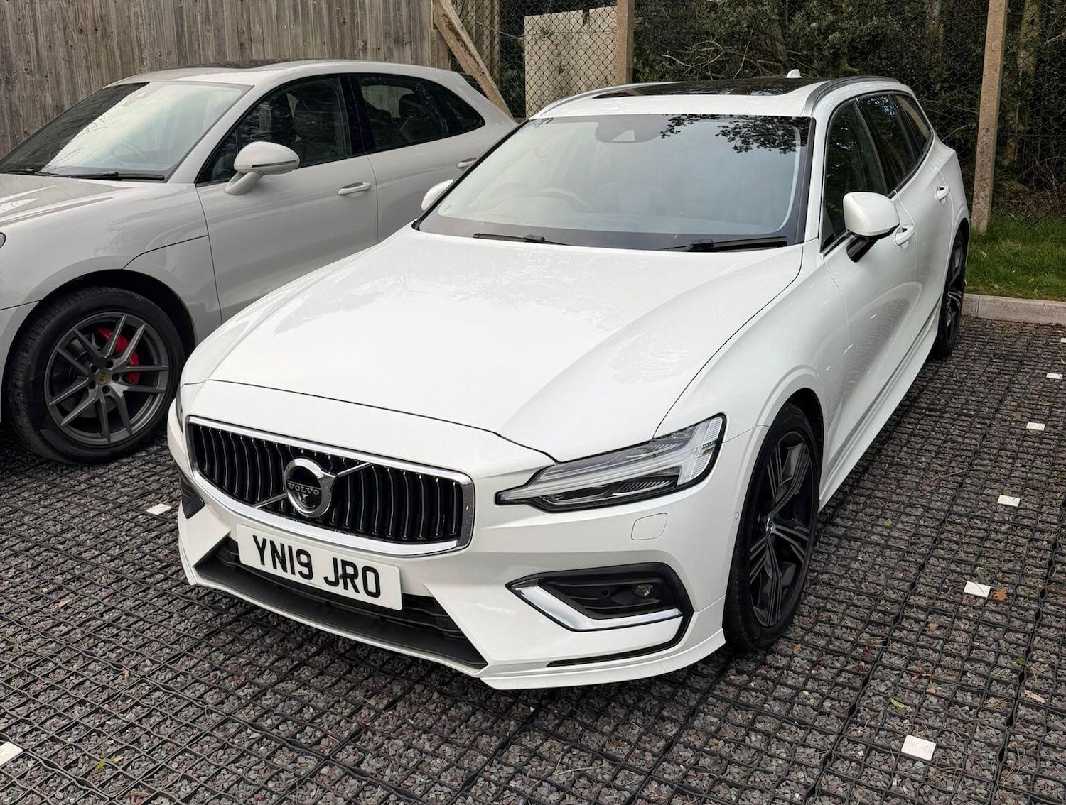 Used Volvo V60 2019 for sale - 76667303: Photo 4