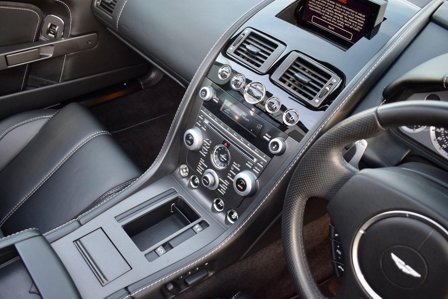 Used Aston Martin Vantage 2014 for sale - 76926049: Photo 14