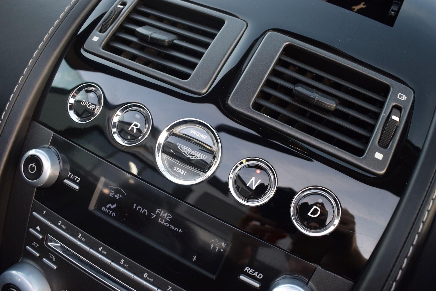 Used Aston Martin Vantage 2014 for sale - 76926049: Photo 18