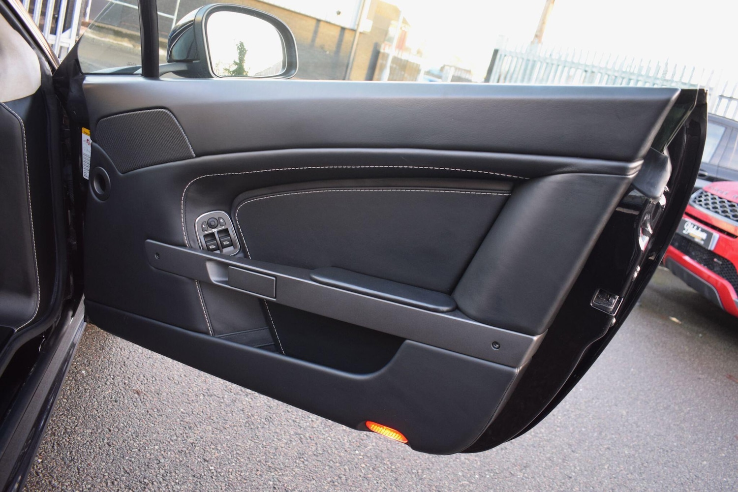 Used Aston Martin Vantage 2014 for sale - 76926049: Photo 19