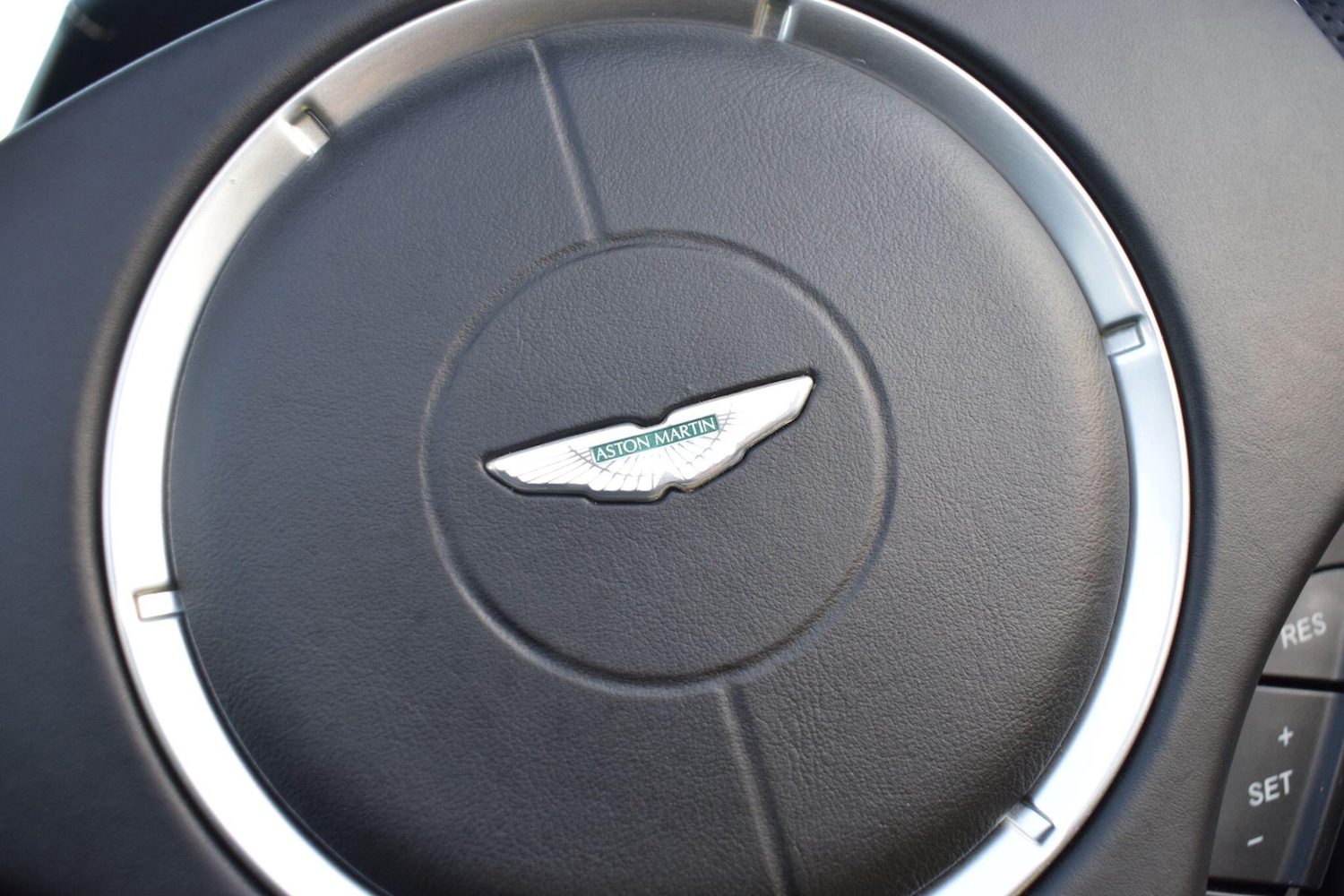 Used Aston Martin Vantage 2014 for sale - 76926049: Photo 23