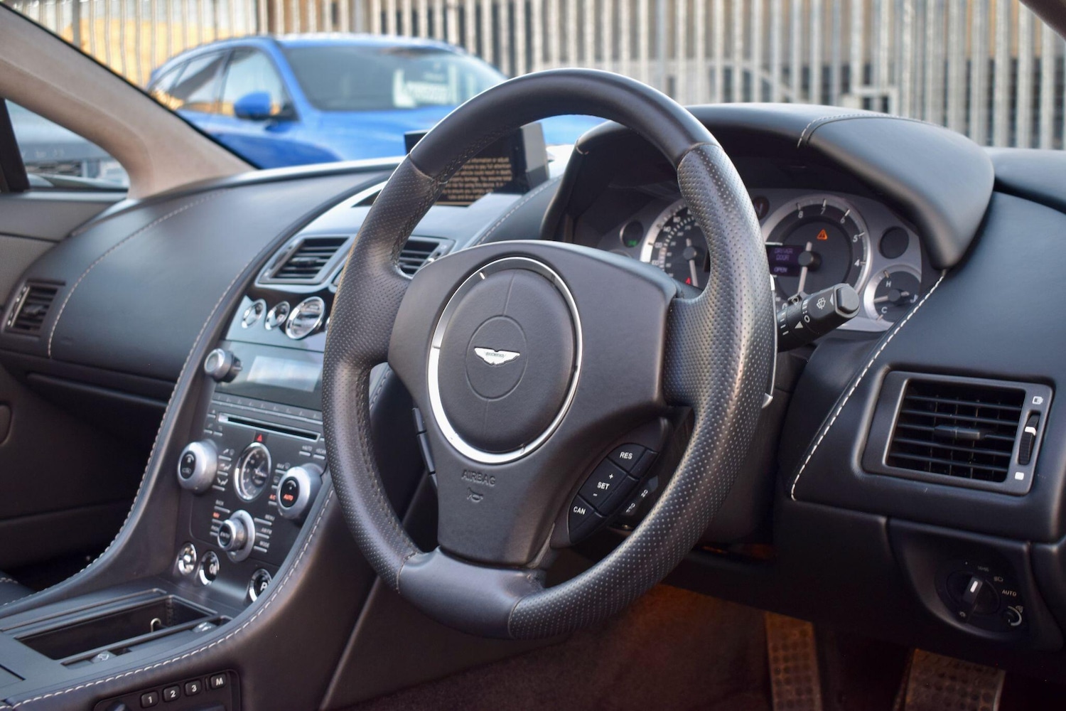 Used Aston Martin Vantage 2014 for sale - 76926049: Photo 26