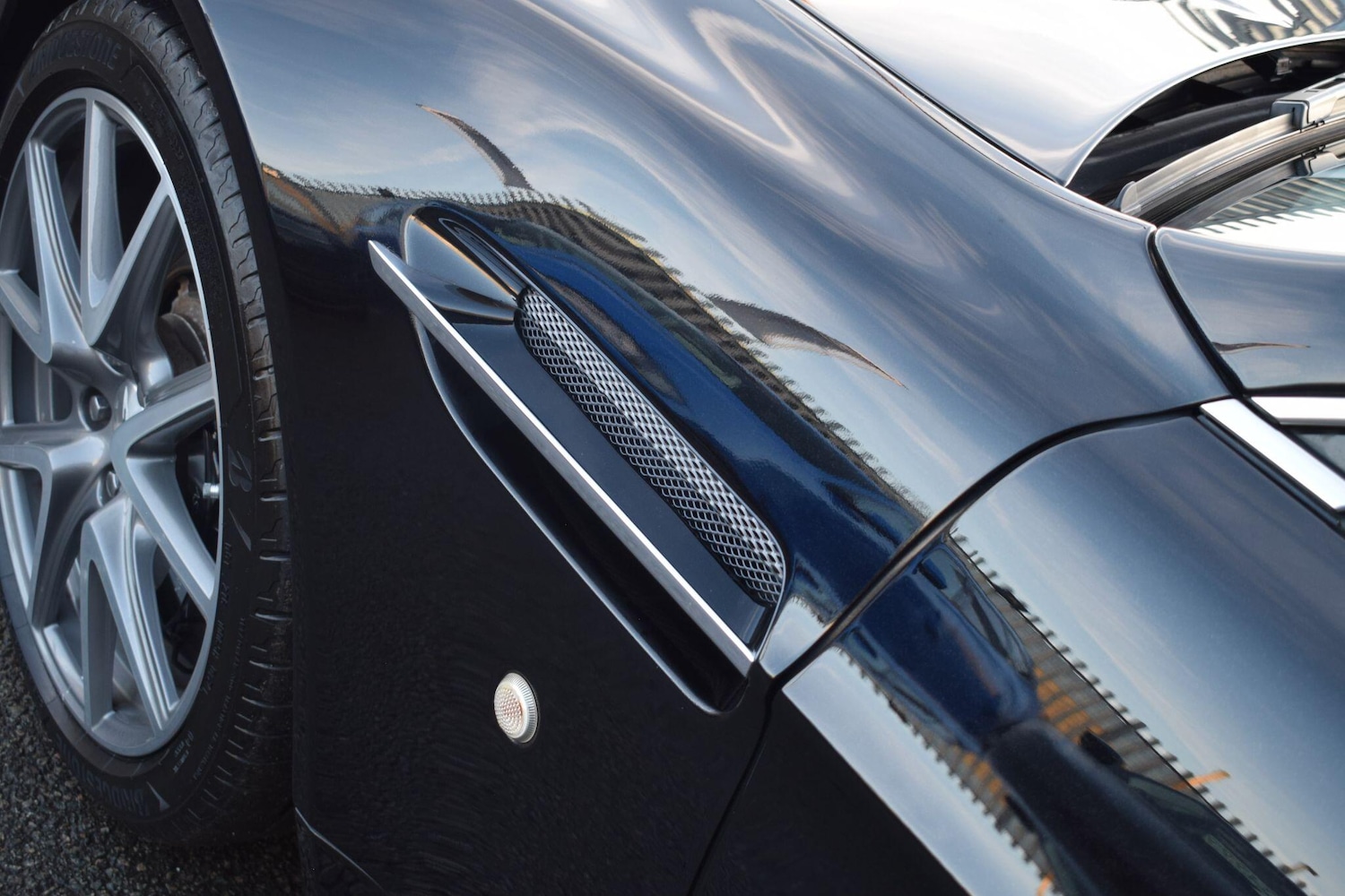 Used Aston Martin Vantage 2014 for sale - 76926049: Photo 48