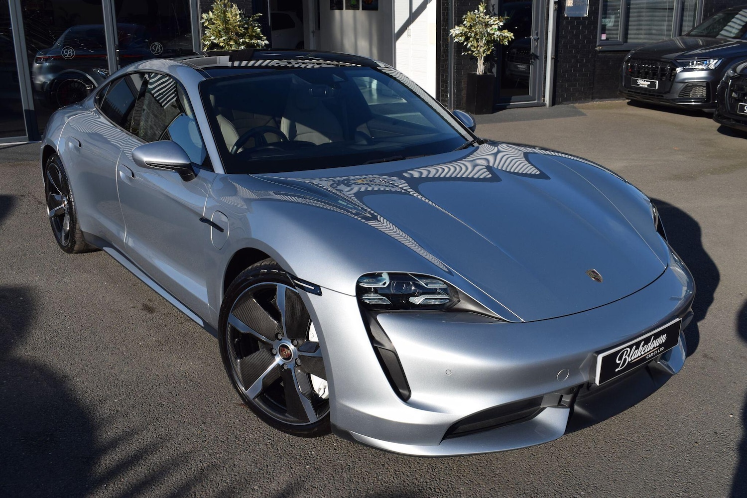 Used Porsche Taycan for sale - 78034825: Photo 4