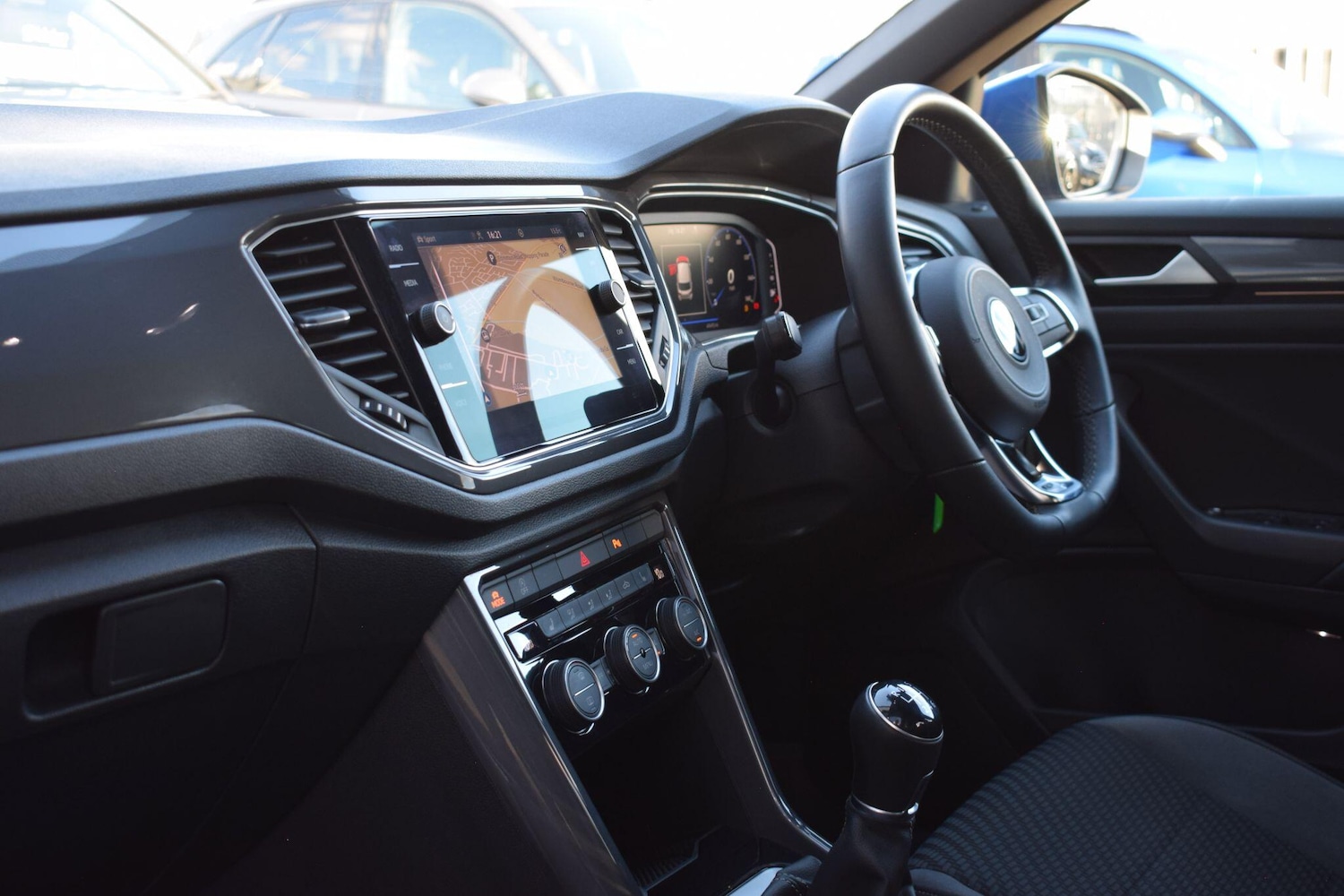 Used Volkswagen T-Roc 2022 for sale - 76388837: Photo 10