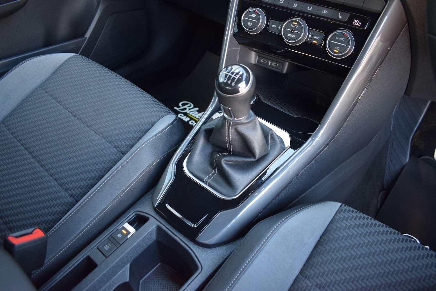 Used Volkswagen T-Roc 2022 for sale - 76388837: Photo 11