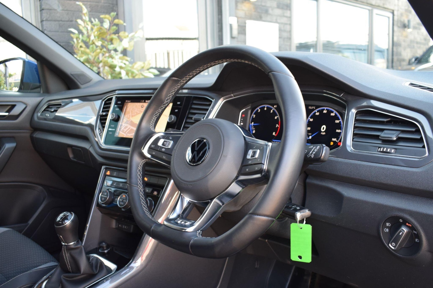 Used Volkswagen T-Roc 2022 for sale - 76388837: Photo 12