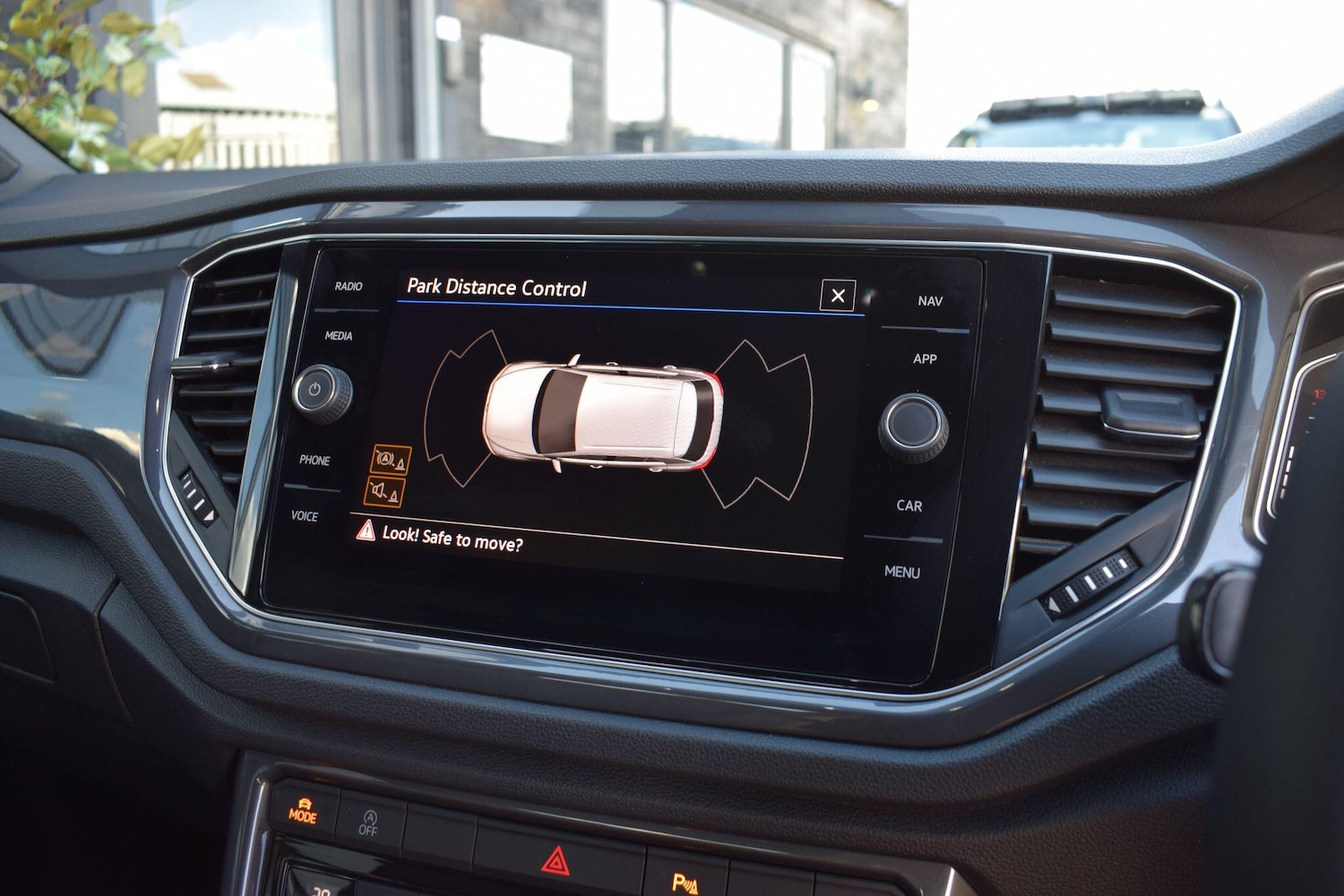 Used Volkswagen T-Roc 2022 for sale - 76388837: Photo 18