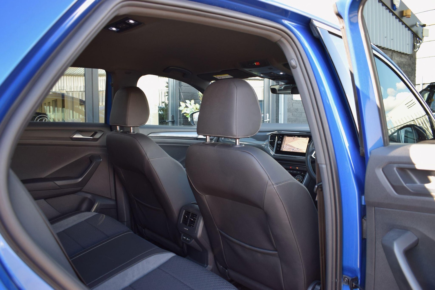 Used Volkswagen T-Roc 2022 for sale - 76388837: Photo 24