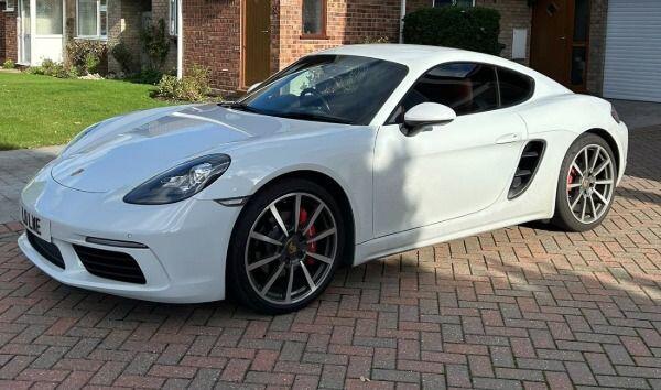 Used Porsche Cayman 2017 for sale - 77049868: Photo 2