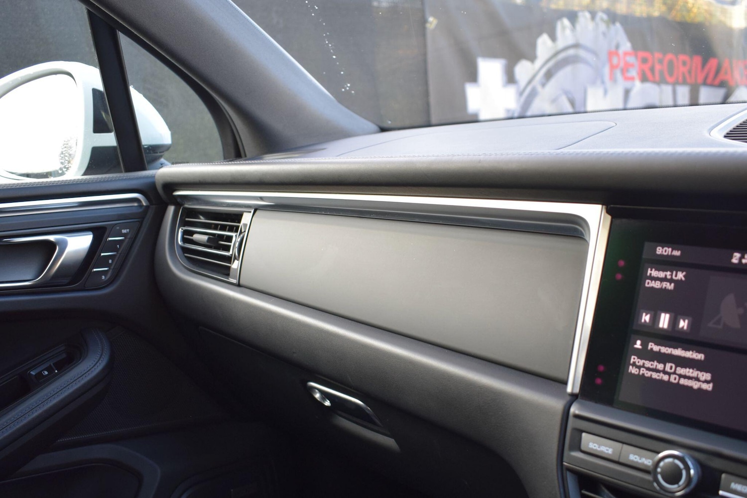 Used Porsche Macan 2018 for sale - 76667502: Photo 22