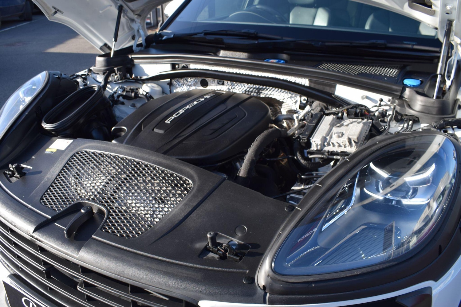 Used Porsche Macan 2018 for sale - 76667502: Photo 26