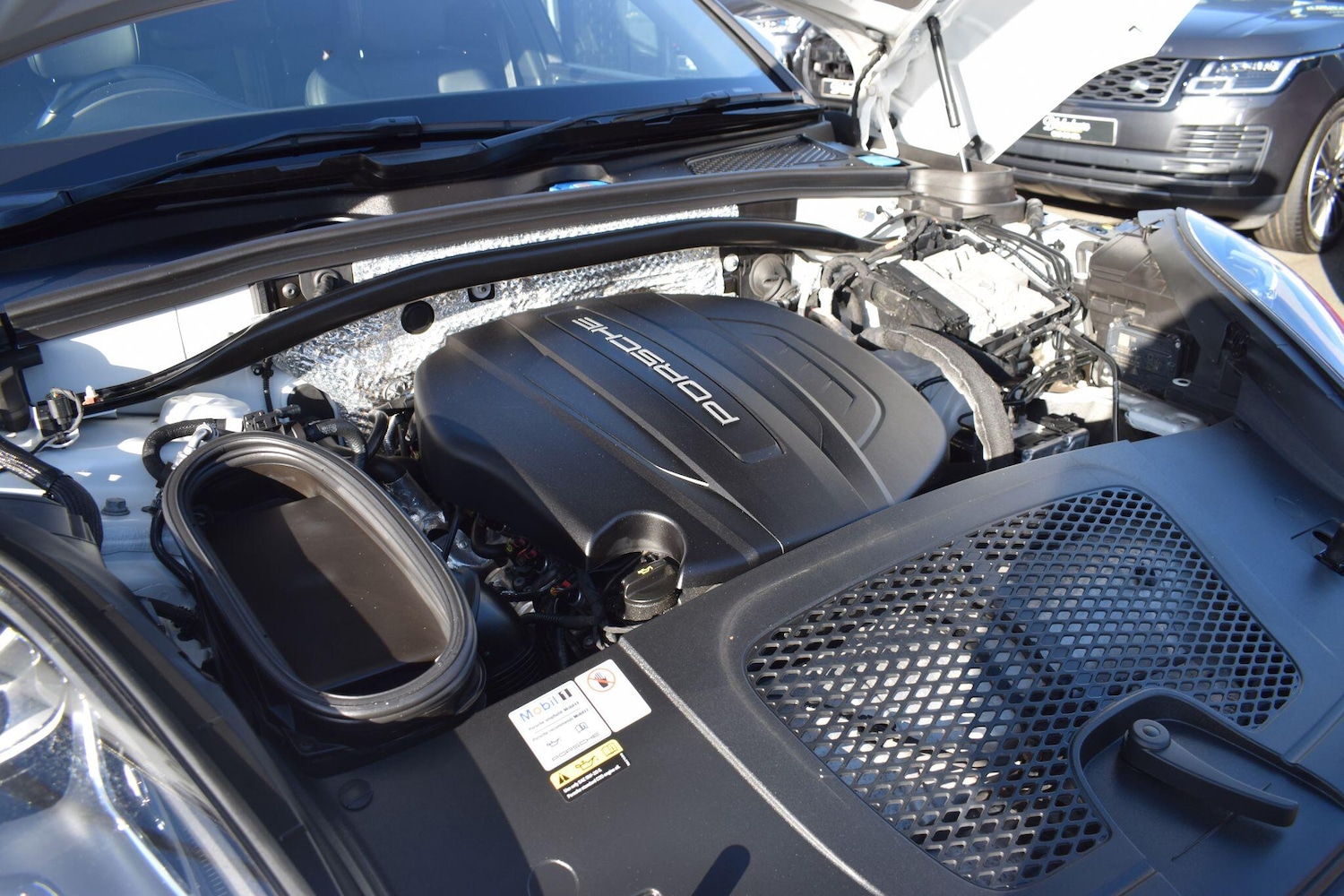 Used Porsche Macan 2018 for sale - 76667502: Photo 27