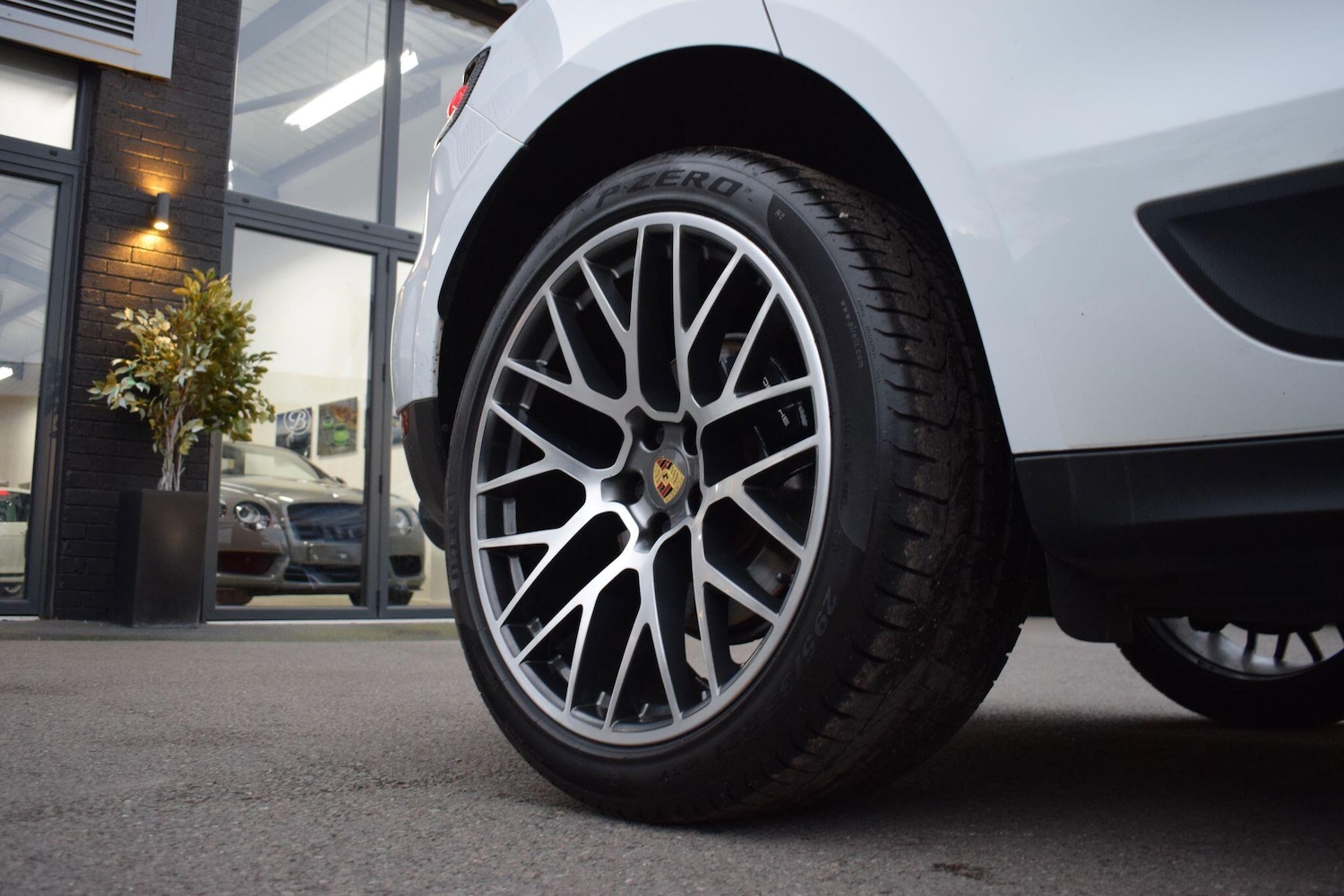 Used Porsche Macan 2018 for sale - 76667502: Photo 30