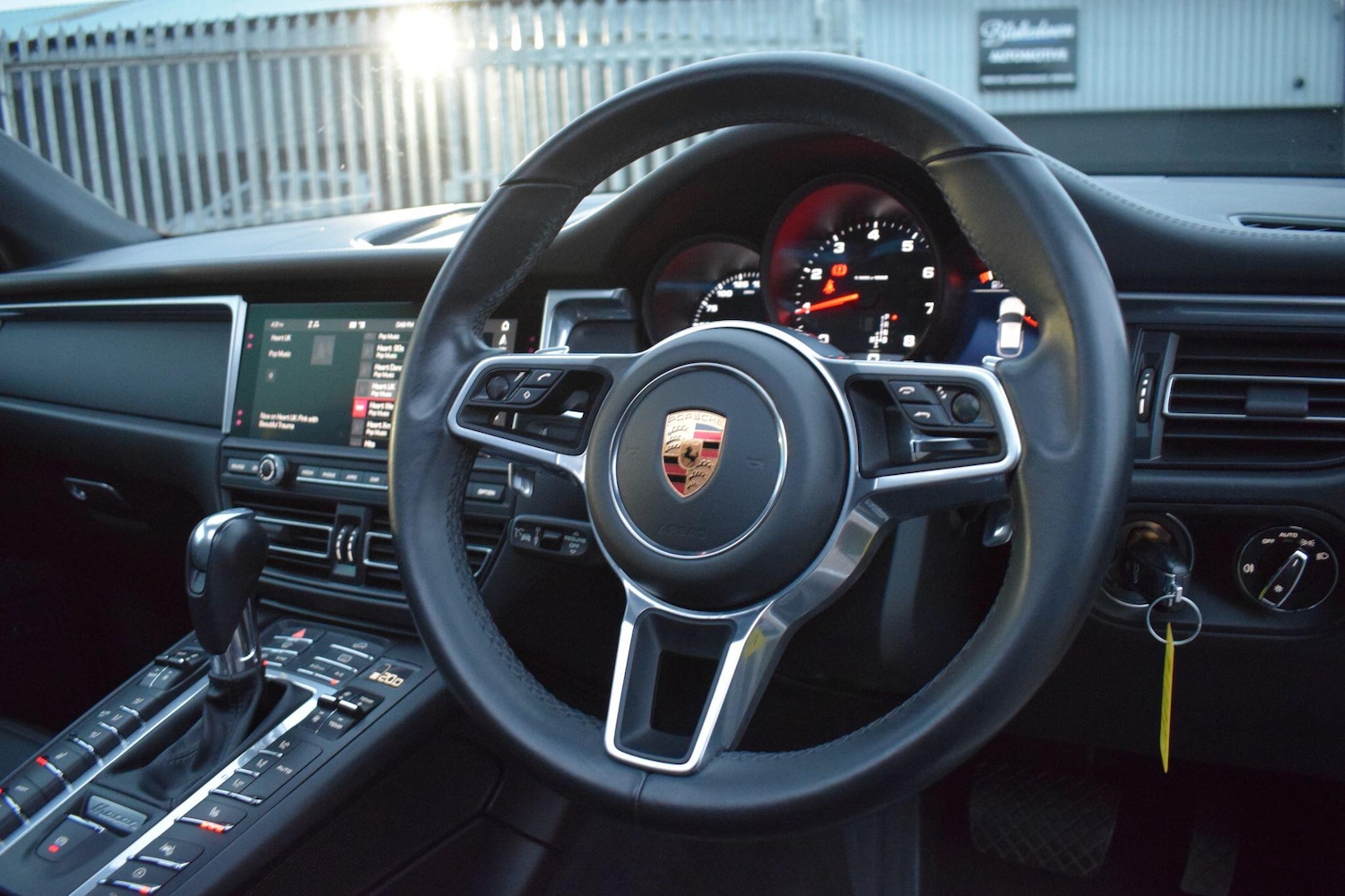 Used Porsche Macan 2018 for sale - 76667502: Photo 9