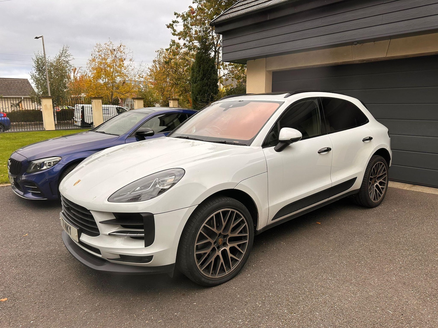 Used Porsche Macan 2018 for sale - 76361091: Photo 2
