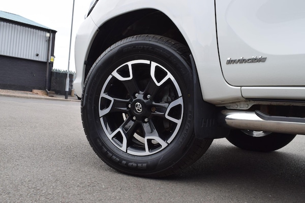 Used Toyota Hilux 2017 for sale - 76306821: Photo 24
