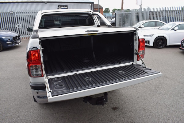 Used Toyota Hilux 2017 for sale - 76306821: Photo 42