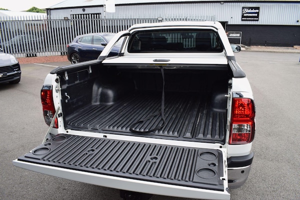 Used Toyota Hilux 2017 for sale - 76306821: Photo 43