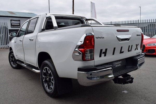 Used Toyota Hilux 2017 for sale - 76306821: Photo 4