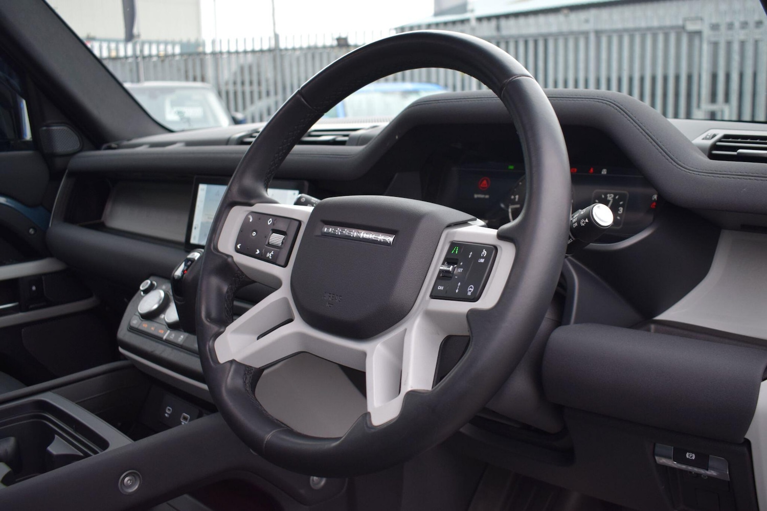 Used Land Rover Defender 2022 for sale - 77144412: Photo 10