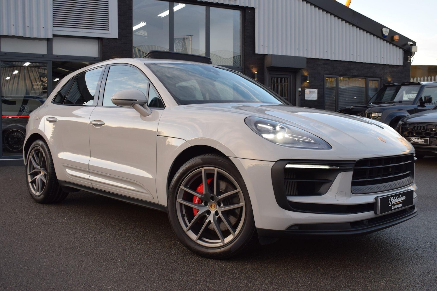 Used Porsche Macan 2022 for sale - 77040925: Photo 3