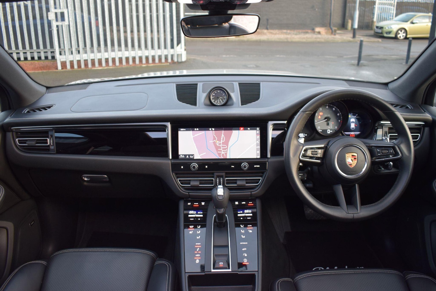 Used Porsche Macan 2022 for sale - 77040925: Photo 9