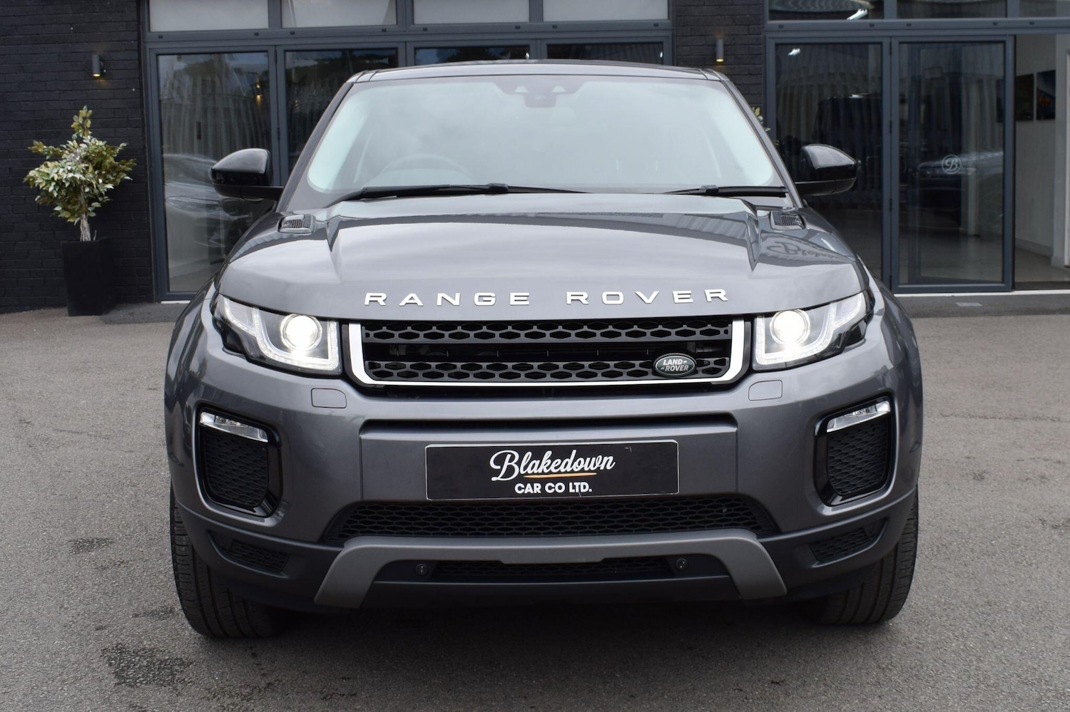 Used Land Rover Range Rover Evoque 2017 for sale - 76976568: Photo 2