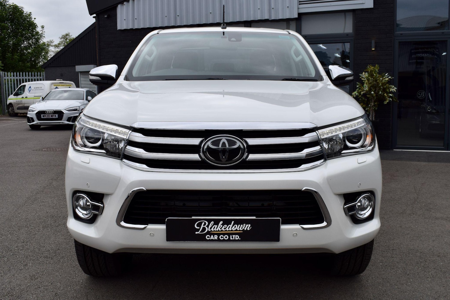 Used Toyota Hilux 2017 for sale - 76613238: Photo 2