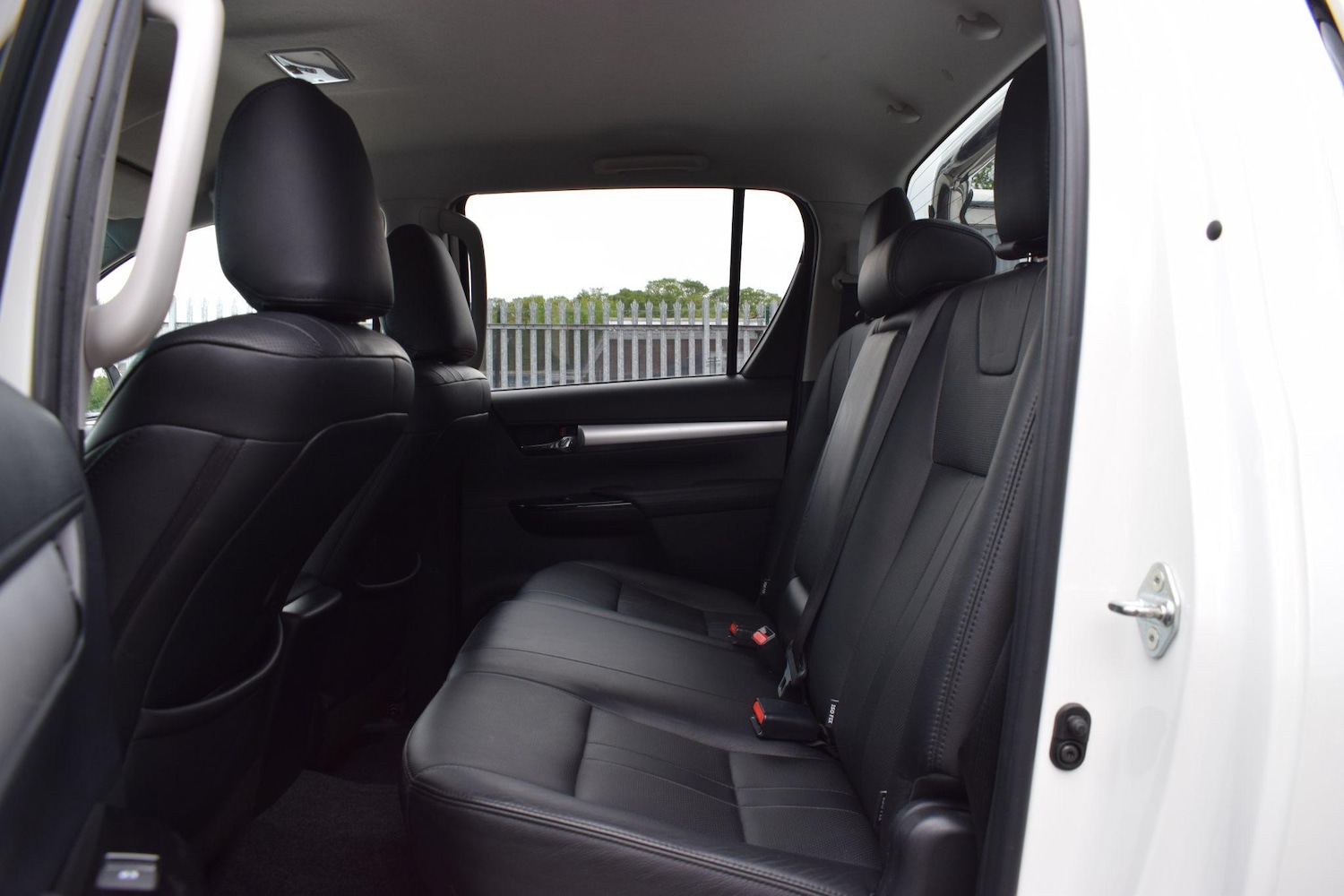 Used Toyota Hilux 2017 for sale - 76613238: Photo 20