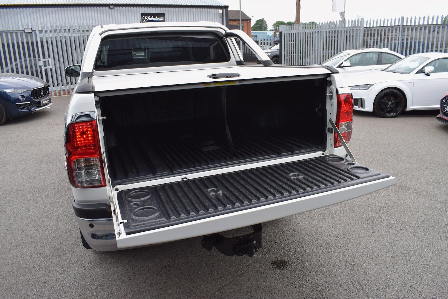 Used Toyota Hilux 2017 for sale - 76613238: Photo 22