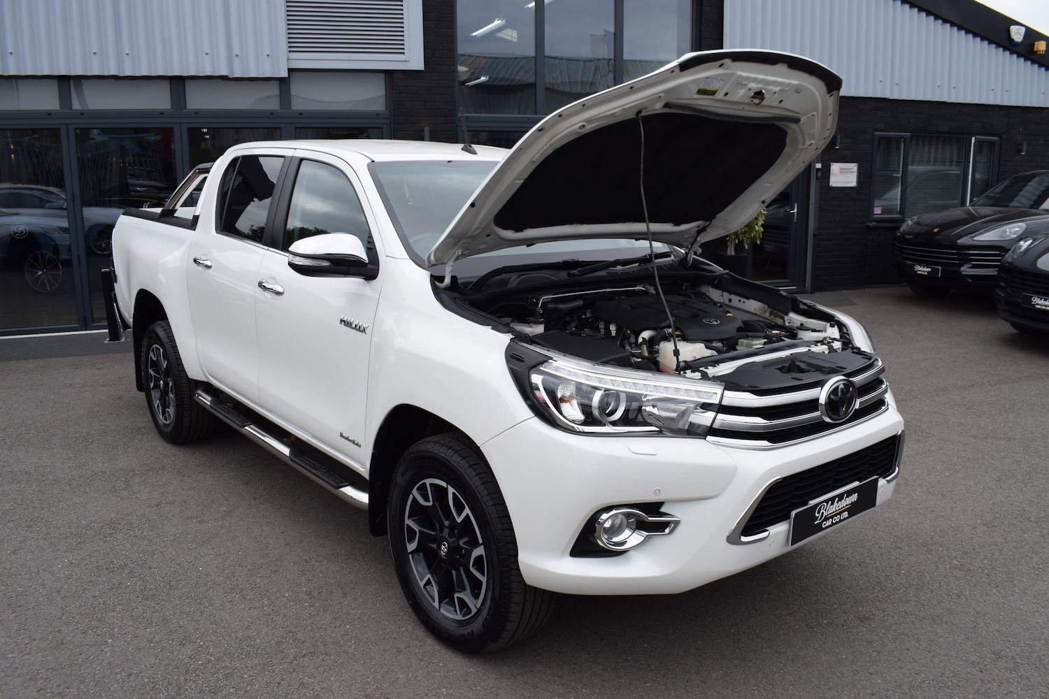 Used Toyota Hilux 2017 for sale - 76613238: Photo 24