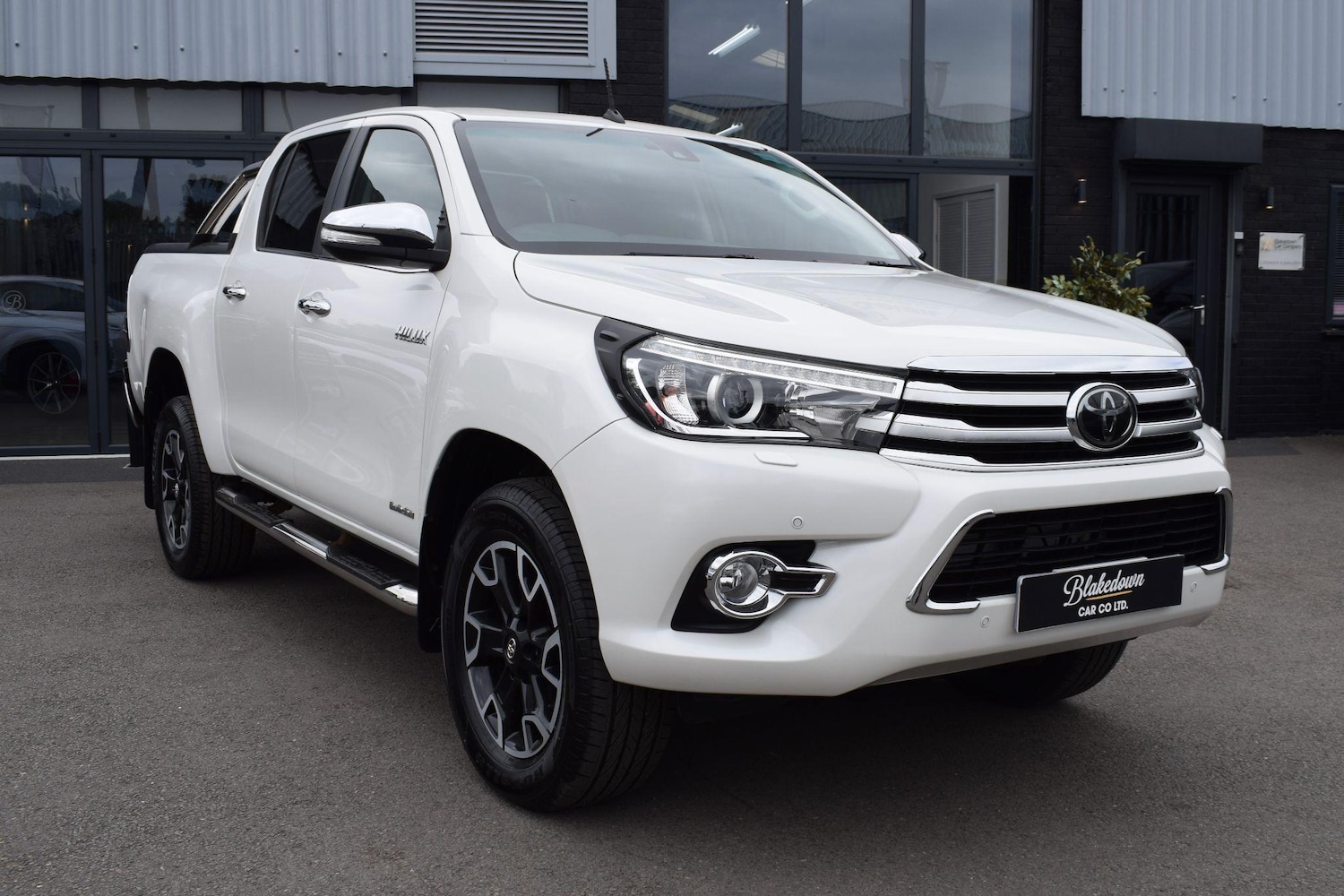 Used Toyota Hilux 2017 for sale - 76613238: Photo 26