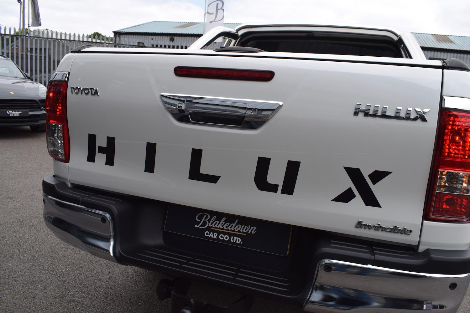 Used Toyota Hilux 2017 for sale - 76613238: Photo 28