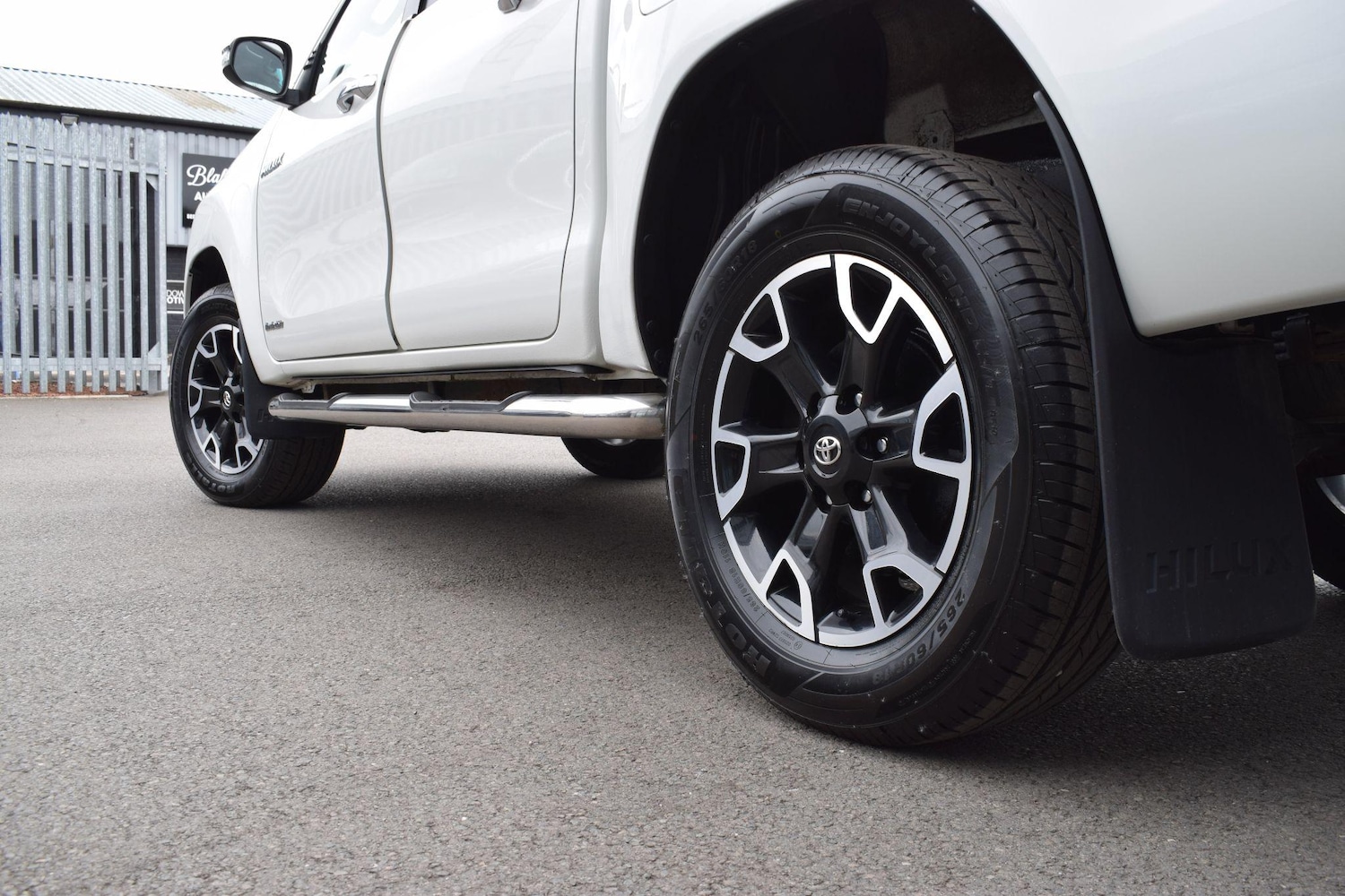 Used Toyota Hilux 2017 for sale - 76613238: Photo 31