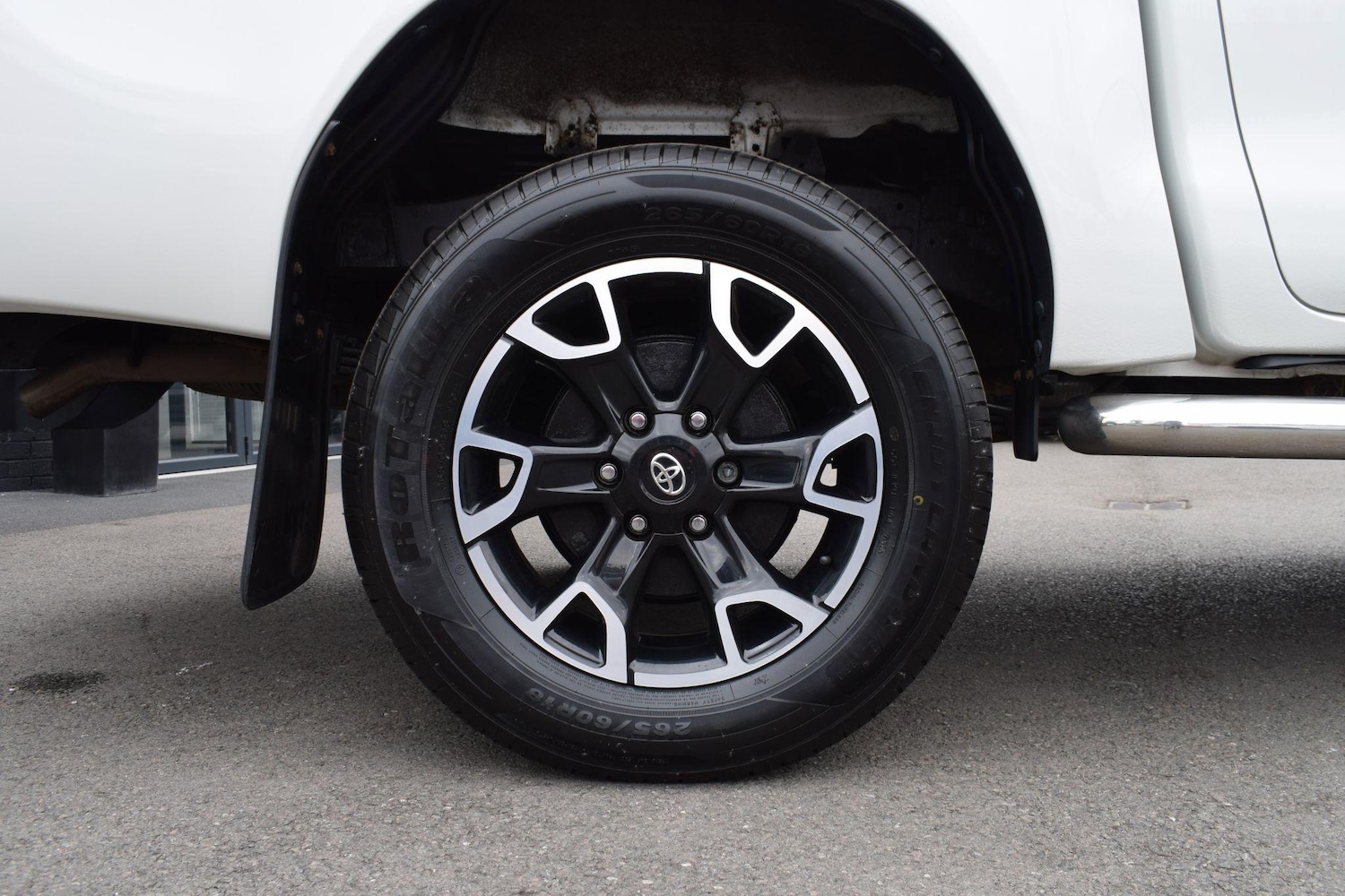 Used Toyota Hilux 2017 for sale - 76613238: Photo 32