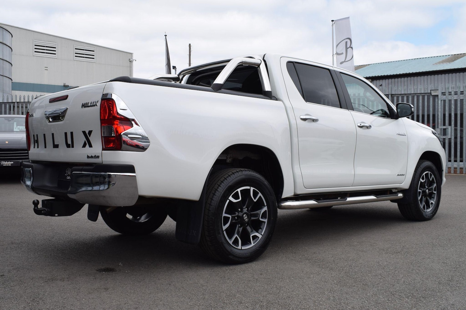 Used Toyota Hilux 2017 for sale - 76613238: Photo 4